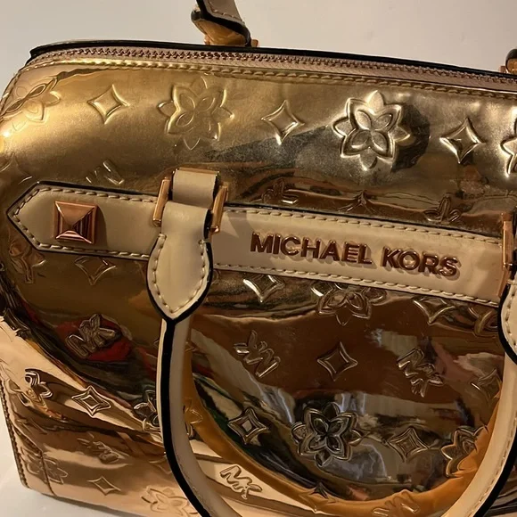 100% Authentic Michael Kors Rose Gold Color Handba - Picture 5 of 14